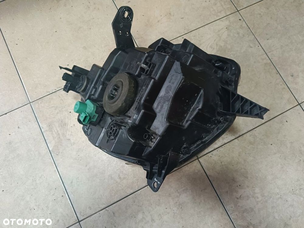 RENAULT TWINGO III LAMPA PRZÓD LEWA 011561-011 - 3