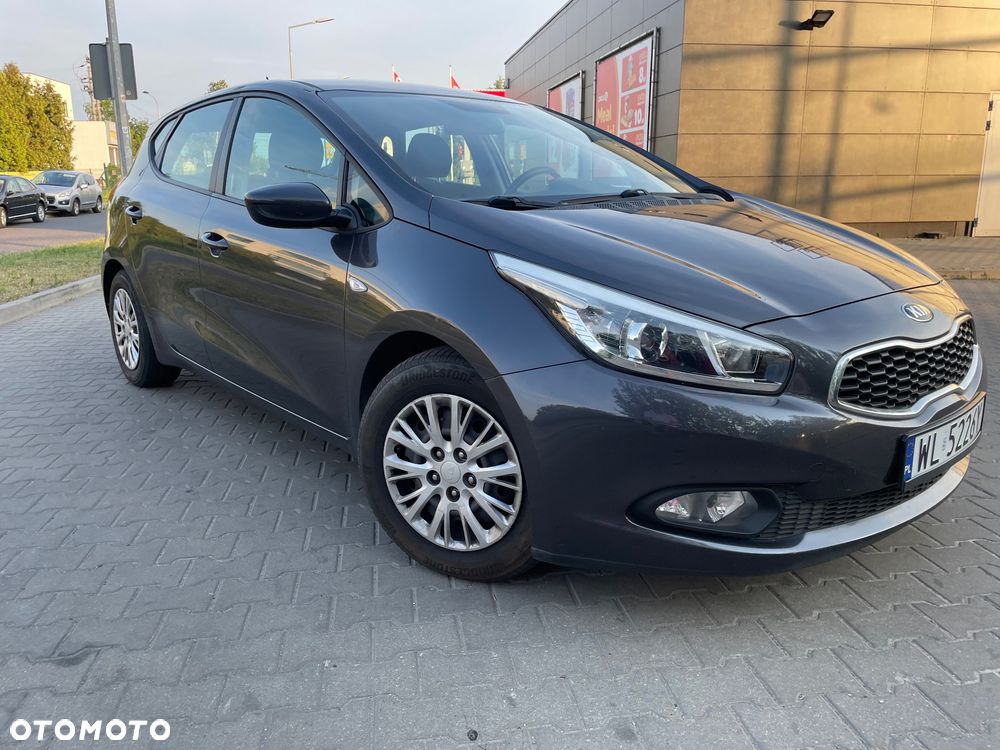 Kia Ceed 1.6 CRDi 115 ISG Vision - 14