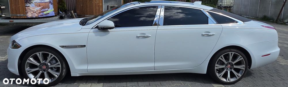 Jaguar XJ 3.0 T LWB Premium Luxury - 6