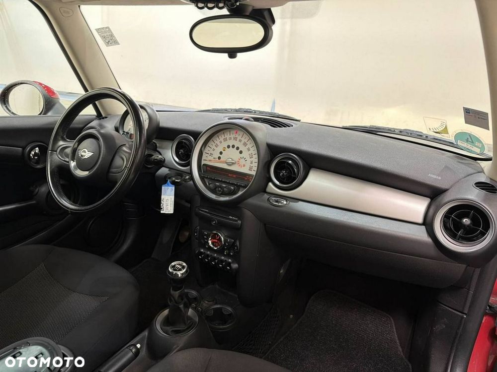MINI Cooper Standard - 4