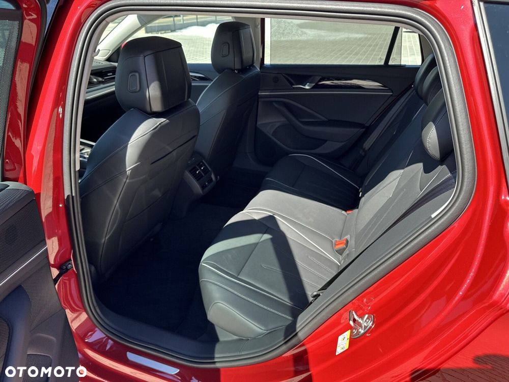Volkswagen Passat - 32