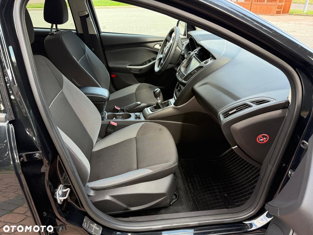 Ford Focus 1.0 EcoBoost Trend - 17