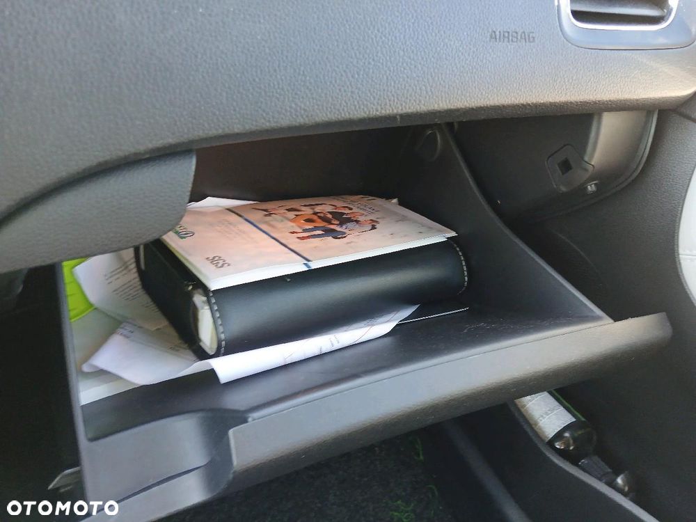 Kia Ceed 1.6 CRDi 136 ISG Vision - 14