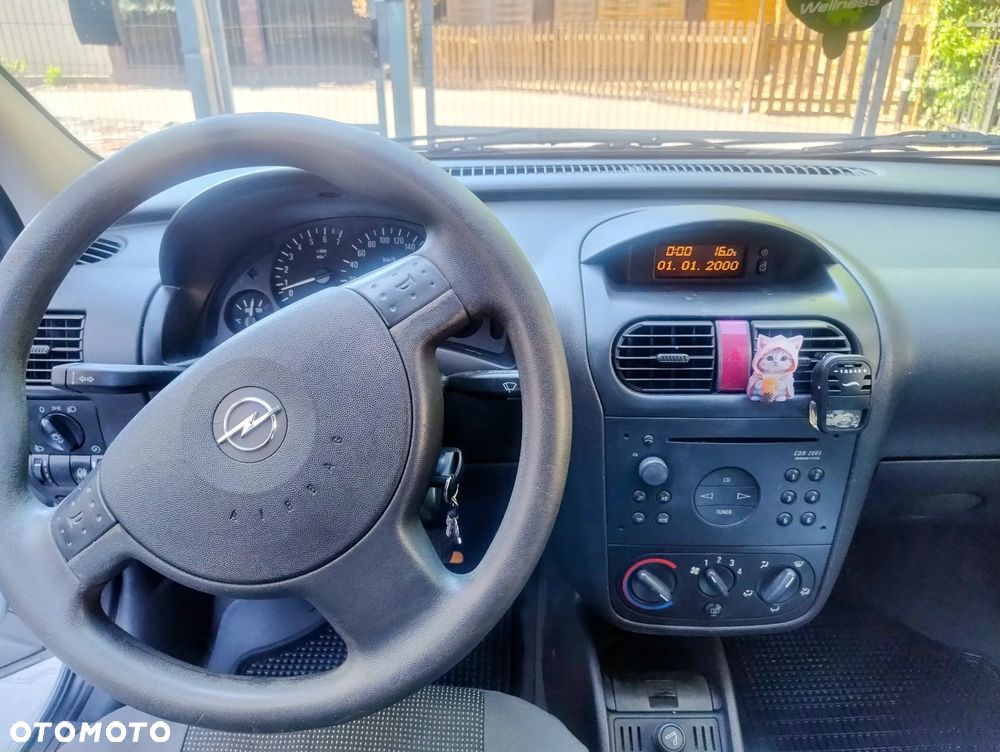 Opel Corsa 1.2 16V Essentia - 9