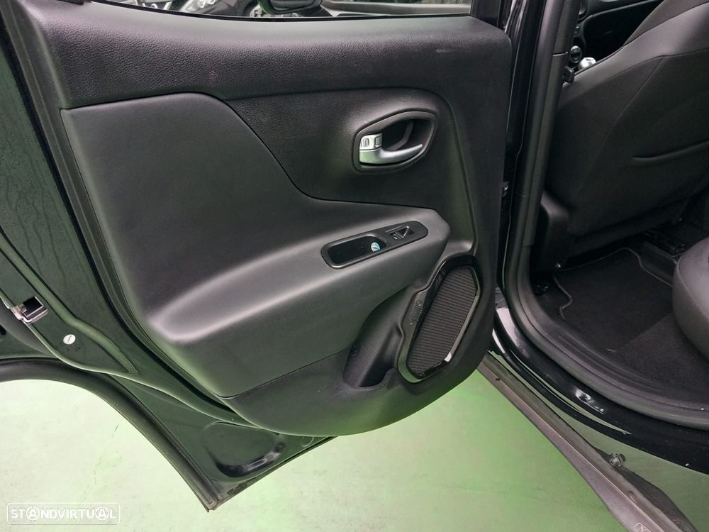 Jeep Renegade 1.6 MJD Night Eagle - 22