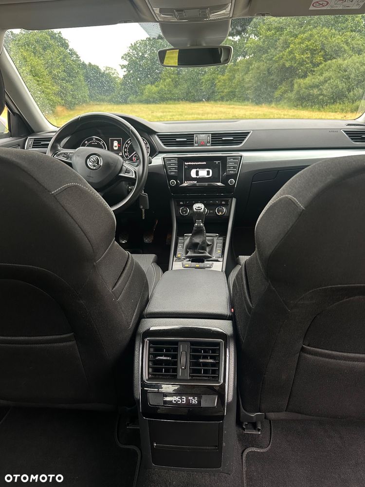 Skoda Superb 2.0 TDI 4x4 Premium Edition - 18