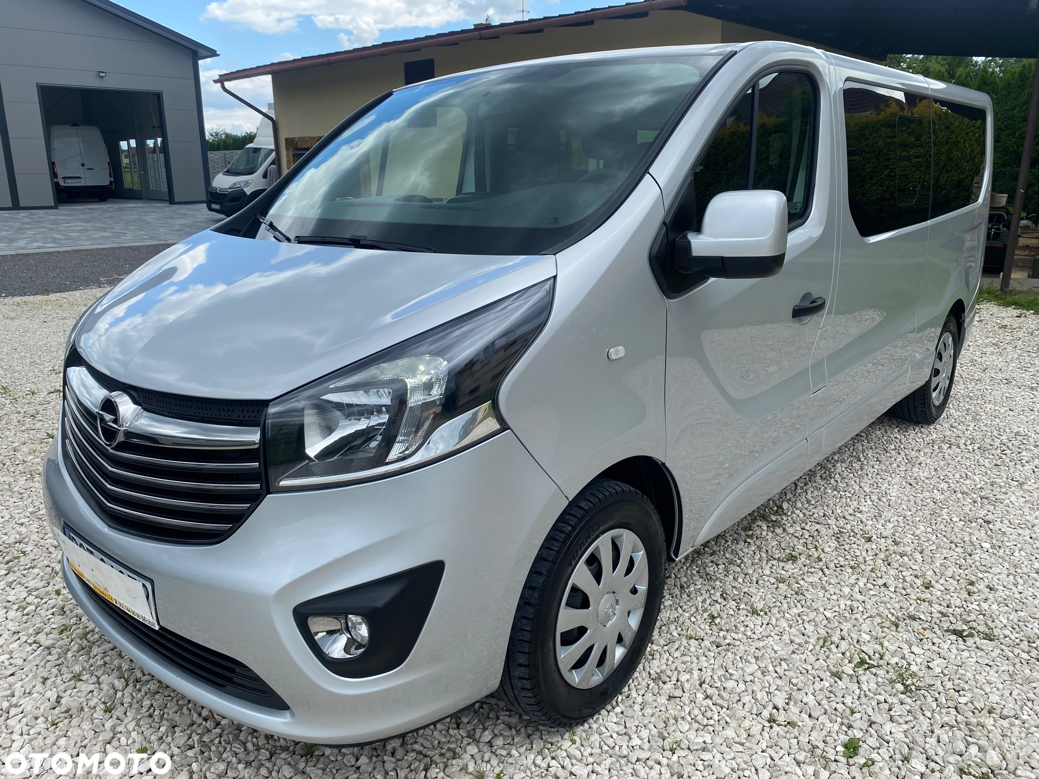 Opel Vivaro L2H1 2,9t Essentia Business - 29