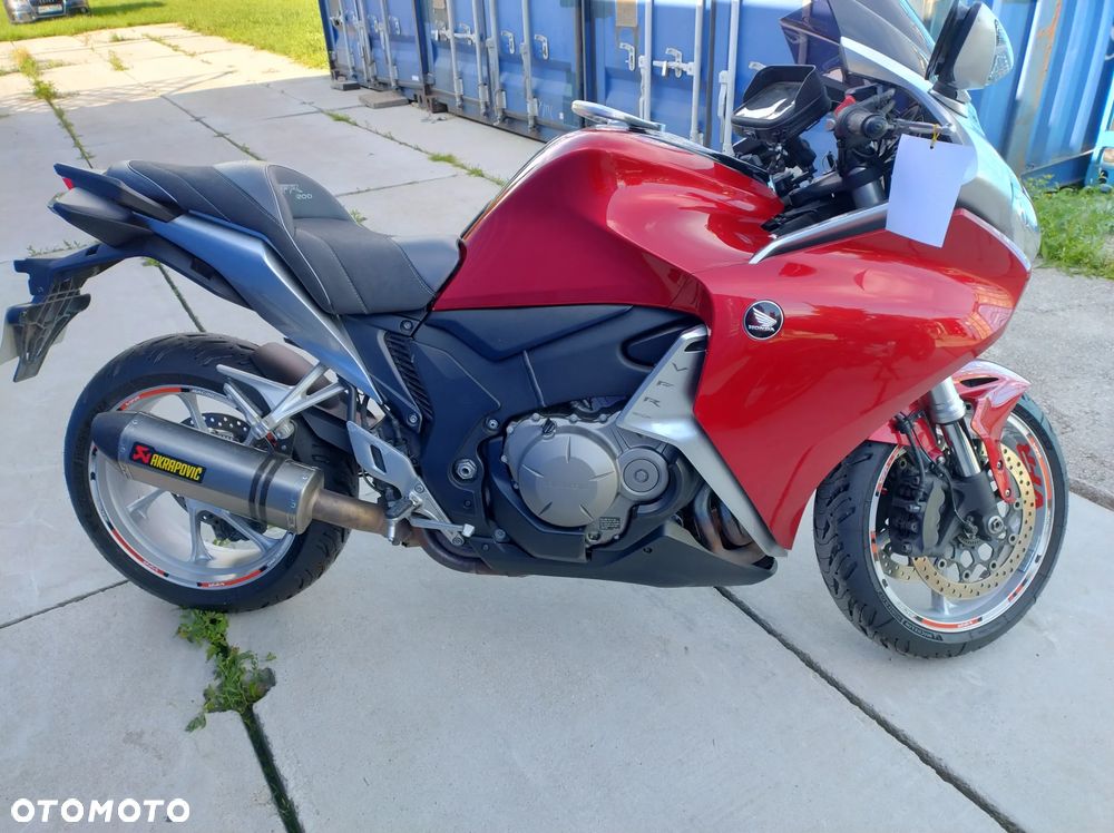 Honda VFR - 2