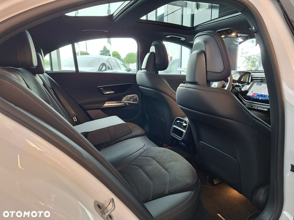 Mercedes-Benz Klasa E 220 d mHEV 4-Matic AMG 9G-Tronic - 11