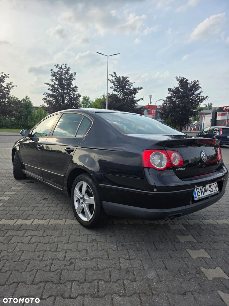 Volkswagen Passat - 22
