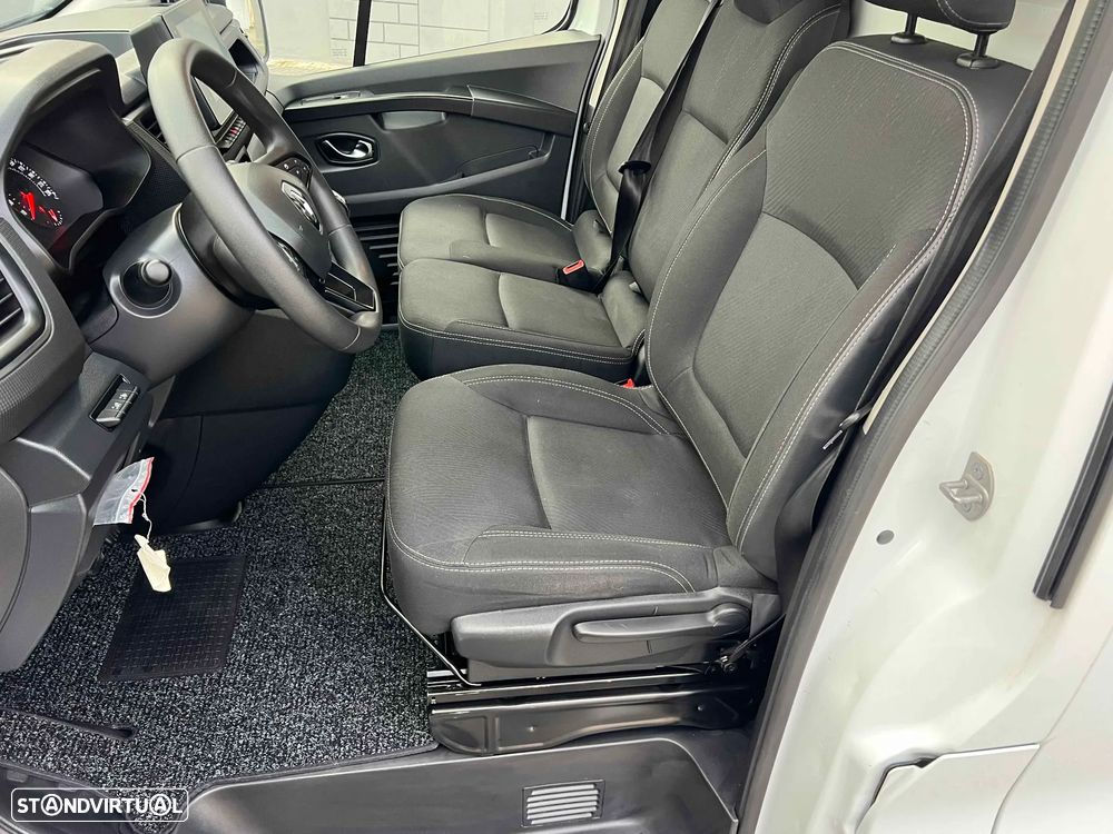 Renault Trafic L2H1 2.0 dci Auto grand confort - 15