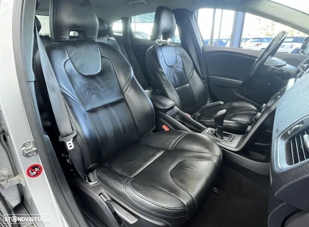 Volvo V40 1.6 D2 Eco Momentum - 13