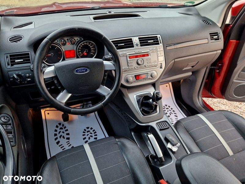 Ford Kuga 2.0 TDCi 2x4 Titanium - 5