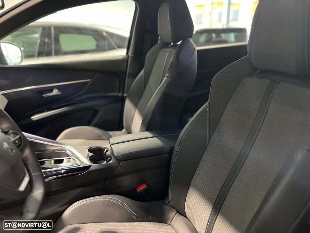 Peugeot 5008 1.5 BlueHDi Allure Pack EAT8 - 21