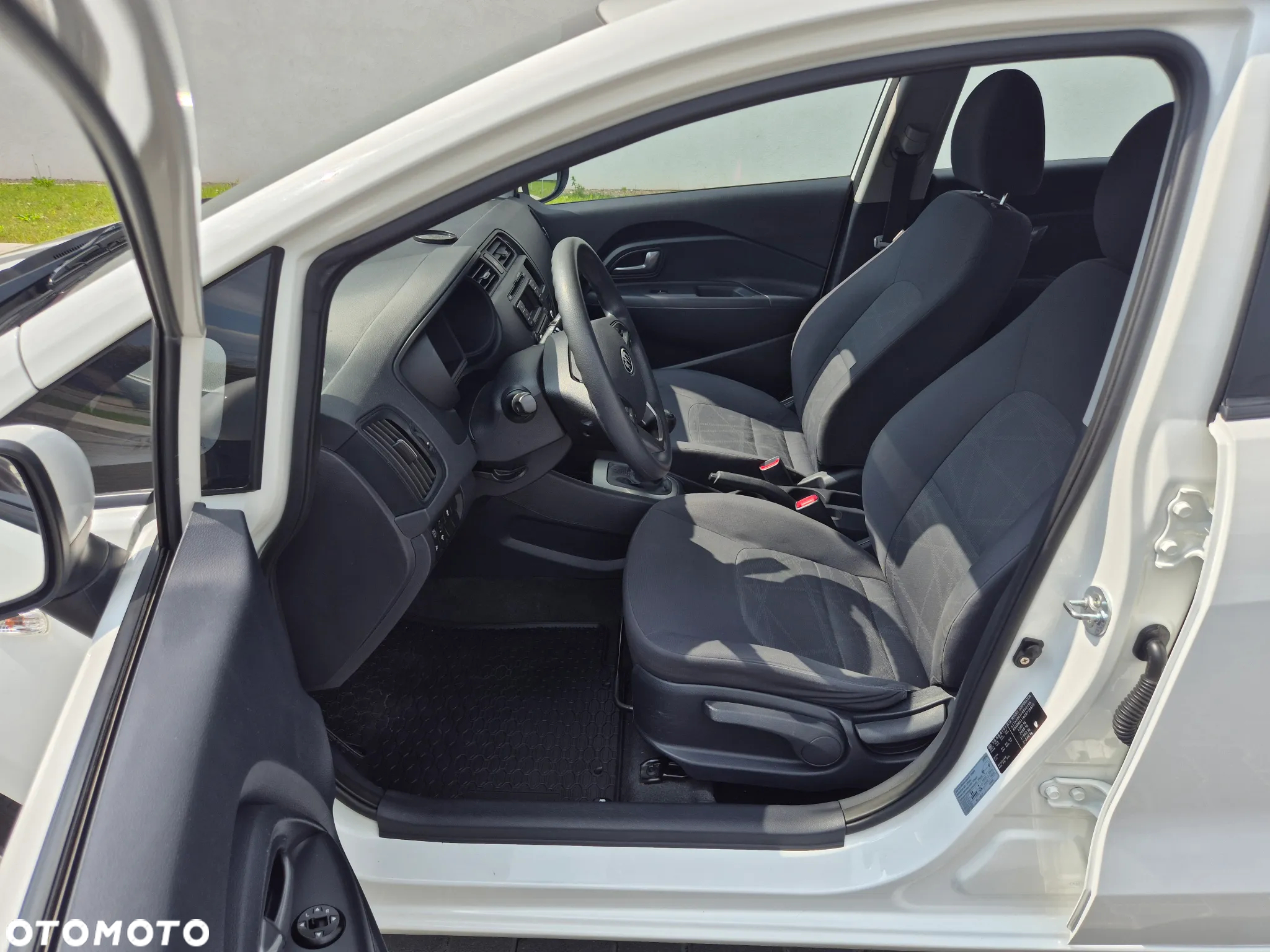 Kia Rio 1.2 Attract - 11