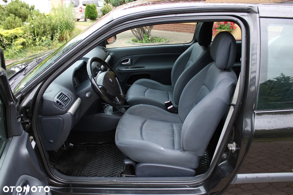 Renault Clio - 12