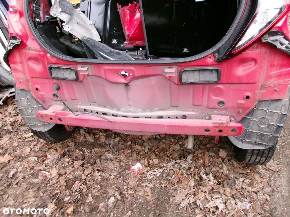 PAS TYLNY TOYOTA AYGO II  14-22 - 1