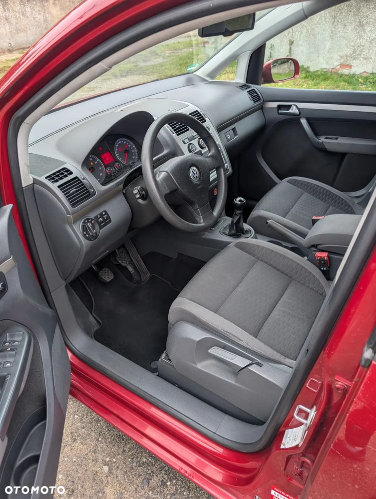 Volkswagen Touran - 9