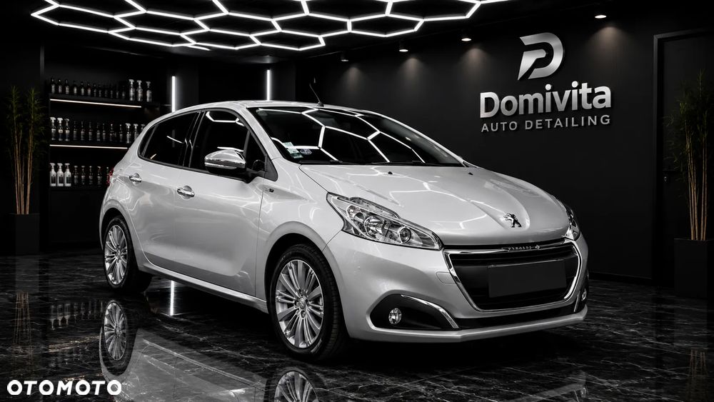 Peugeot 208 - 1