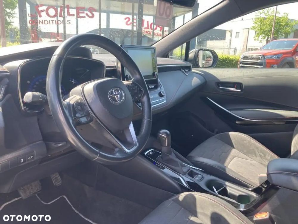 Toyota Corolla 2.0 Hybrid Executive - 26