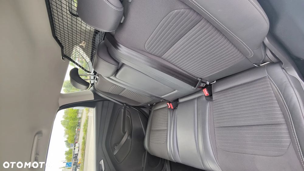 Ford Kuga 2.0 TDCi 4x4 Titanium - 16