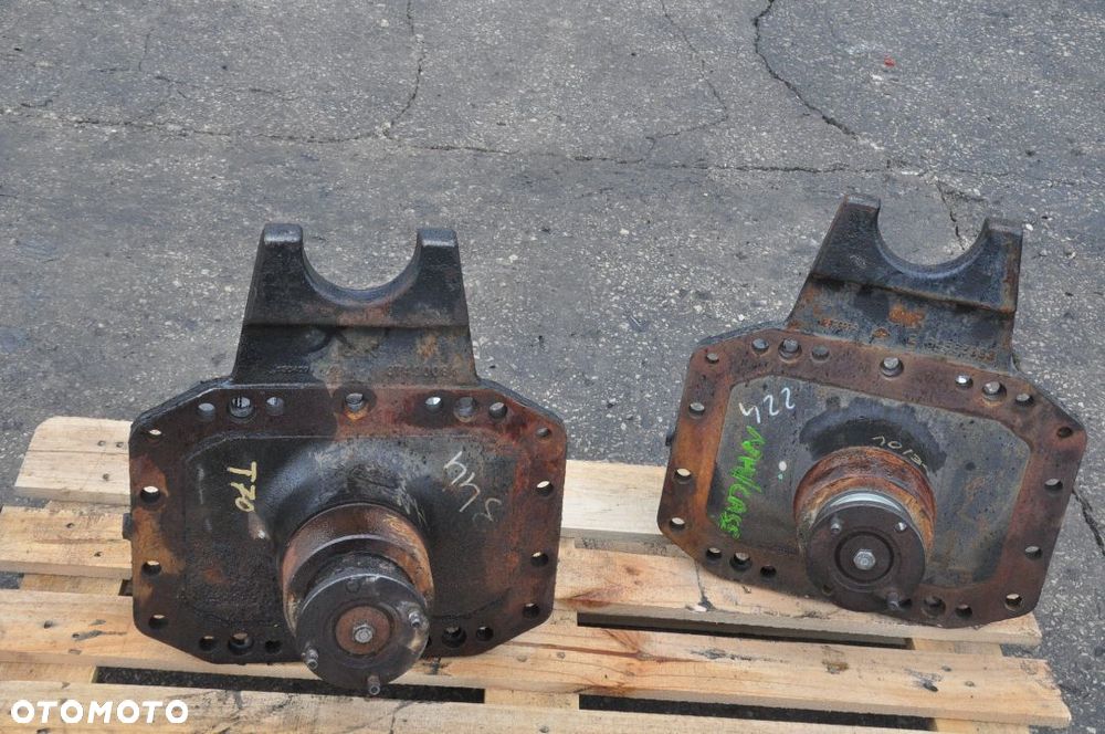 DYFERENCJAŁ  WKŁAD MOSTU CASE NEW HOLLAND  84565083 / 37490084 - 4