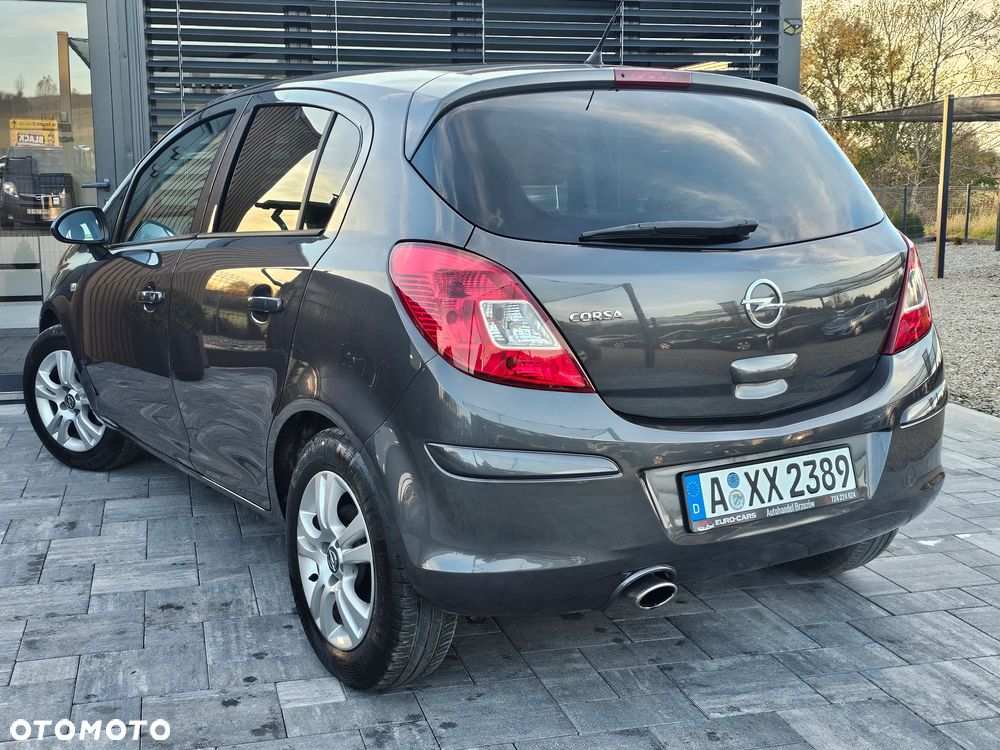 Opel Corsa 1.4 16V Edition - 4