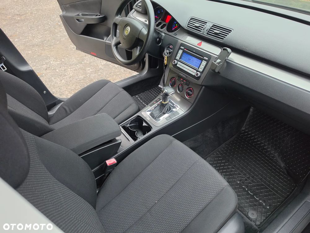Volkswagen Passat - 13