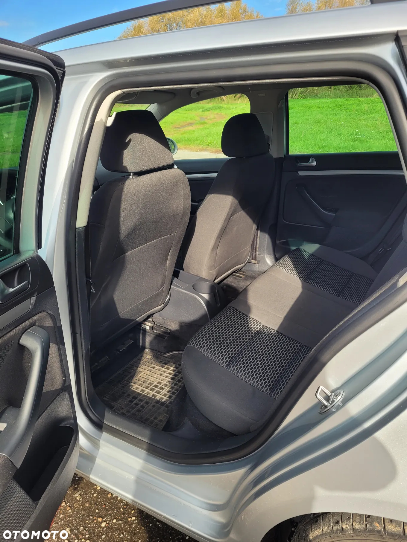 Volkswagen Golf VI 1.6 TDI Trendline - 26