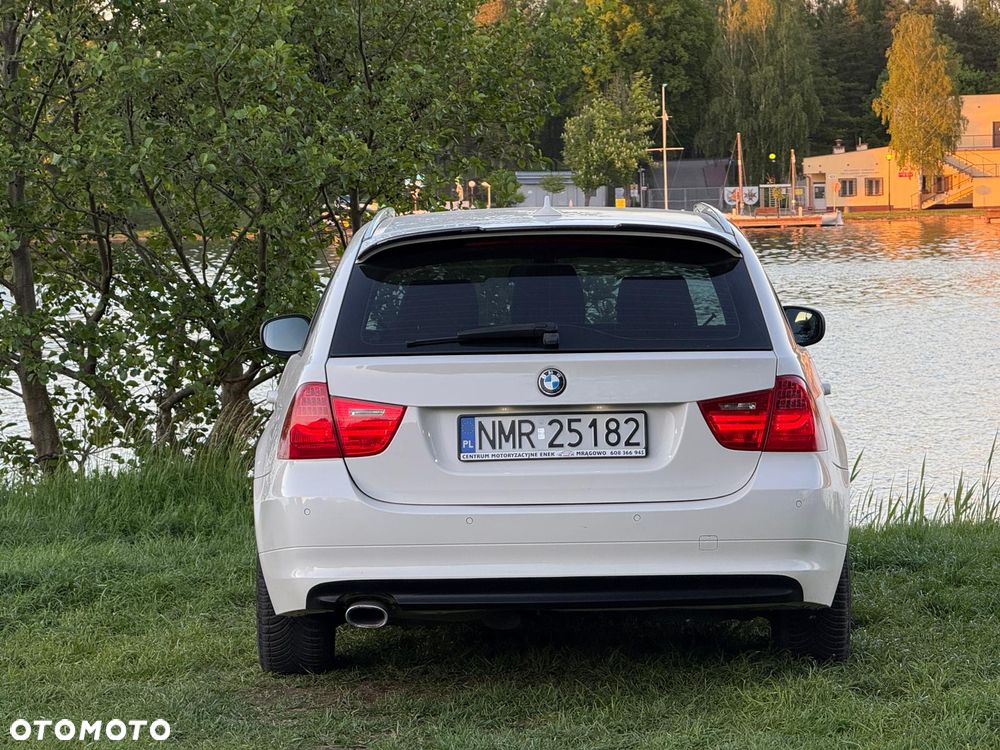 BMW Seria 3 ver-320d-dpf - 10
