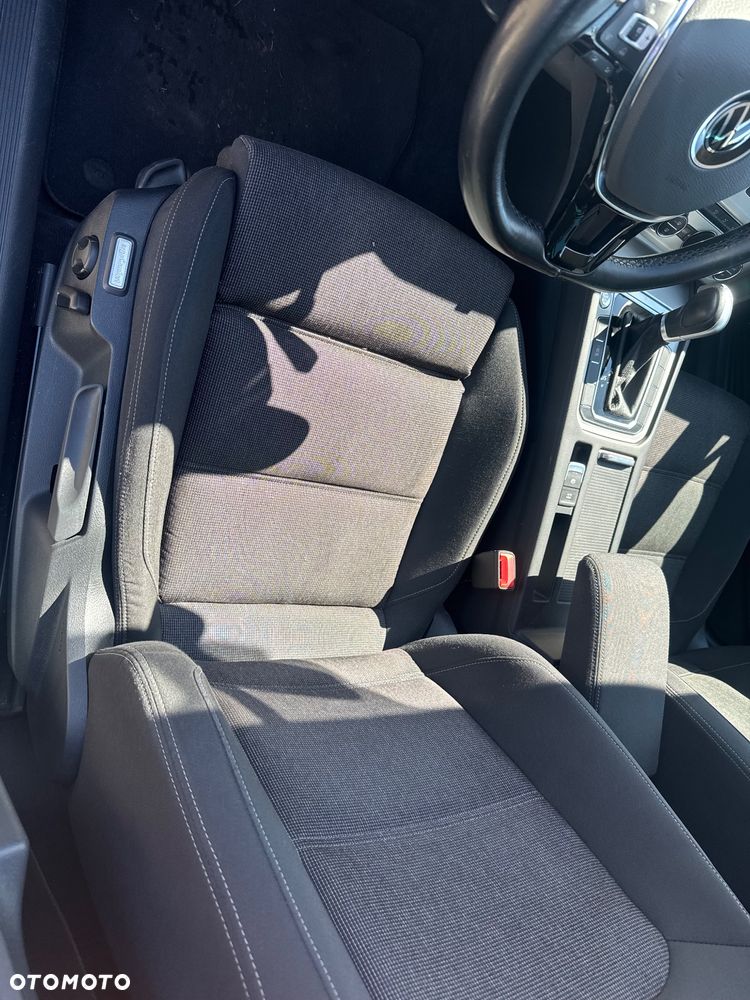 Volkswagen Passat 2.0 TDI SCR DSG Trendline - 22