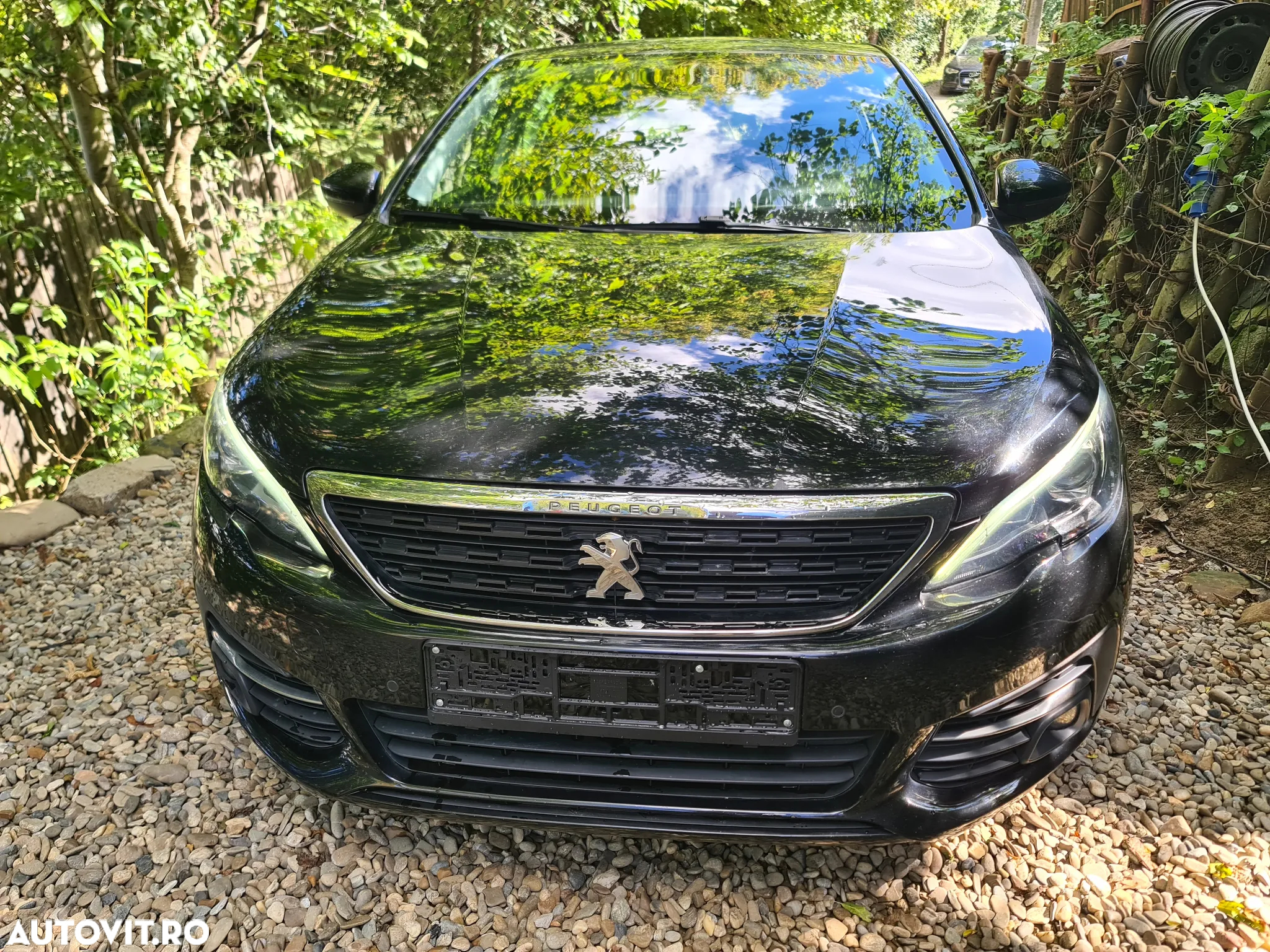 Peugeot 308 1.2 L PureTech Turbo S&S Allure - 13