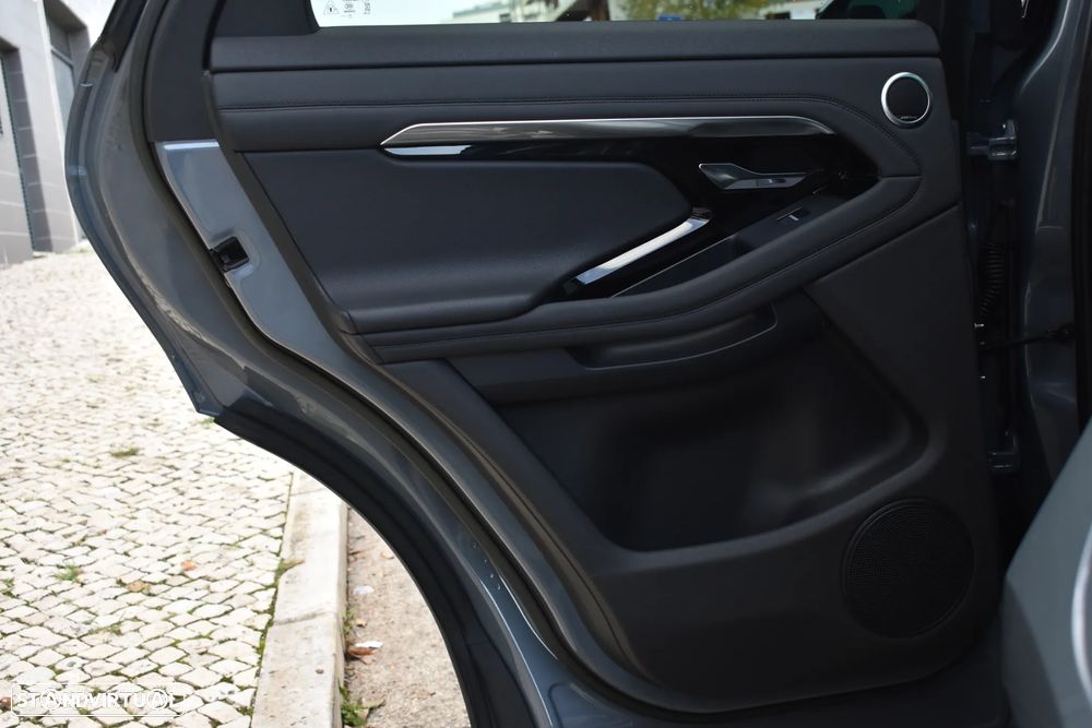 Land Rover Range Rover Evoque 1.5 P300e AWD R-Dynamic SE Auto - 55