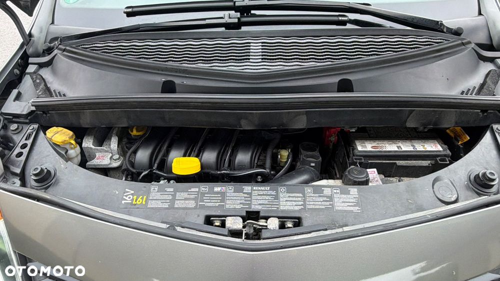 Renault Modus 1.6 16V Cite - 13