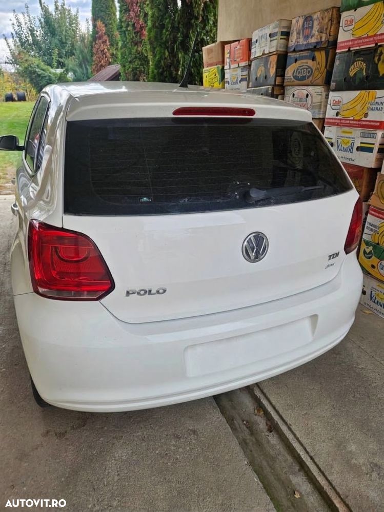 Volkswagen Polo - 2