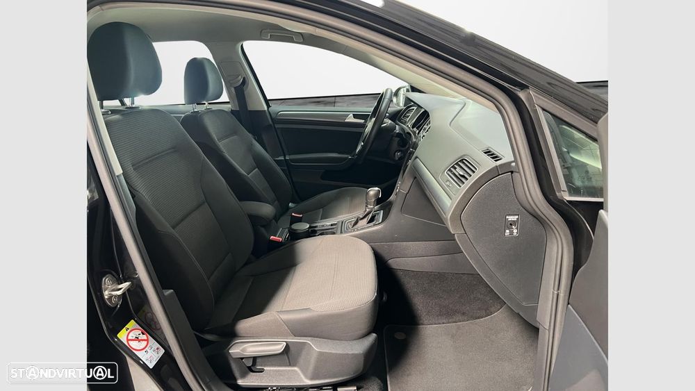 VW Golf 1.6 TDI Confortline DSG - 13