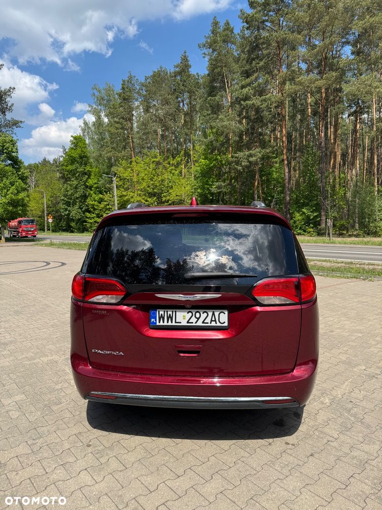 Chrysler Pacifica - 3