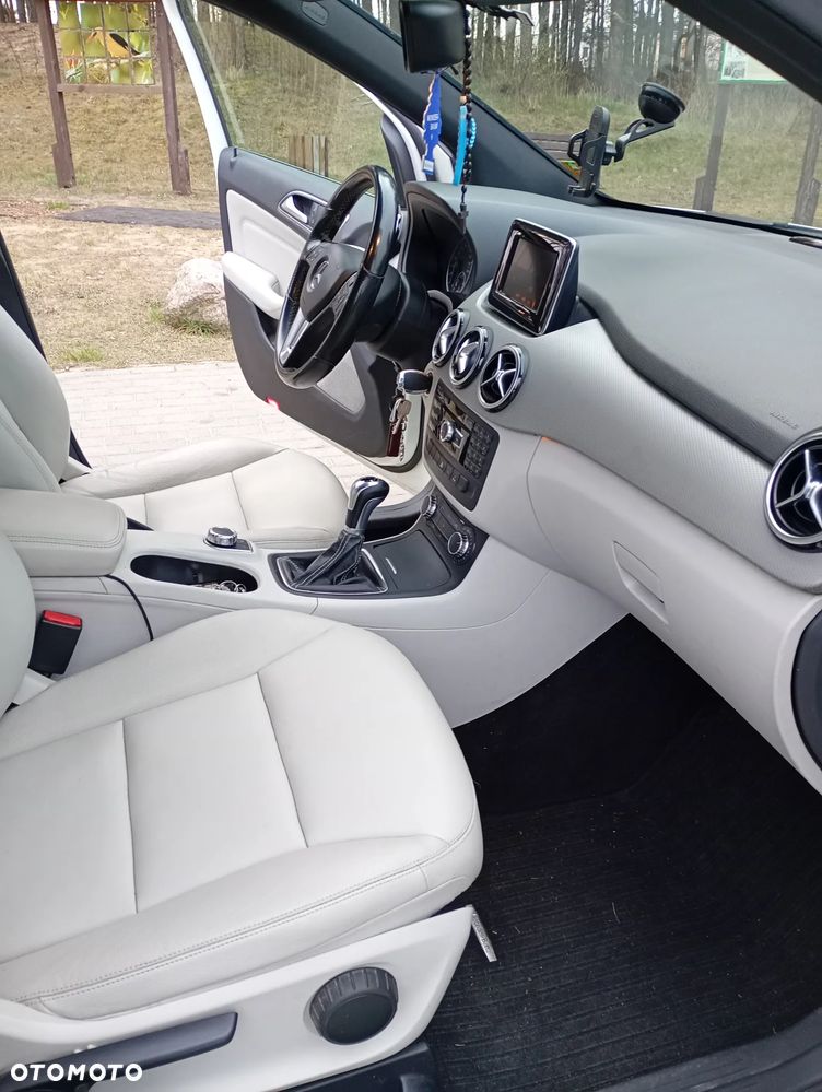 Mercedes-Benz Klasa B 180 CDI (BlueEFFICIENCY) - 13