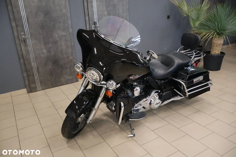 Harley-Davidson Touring Street Glide - 12