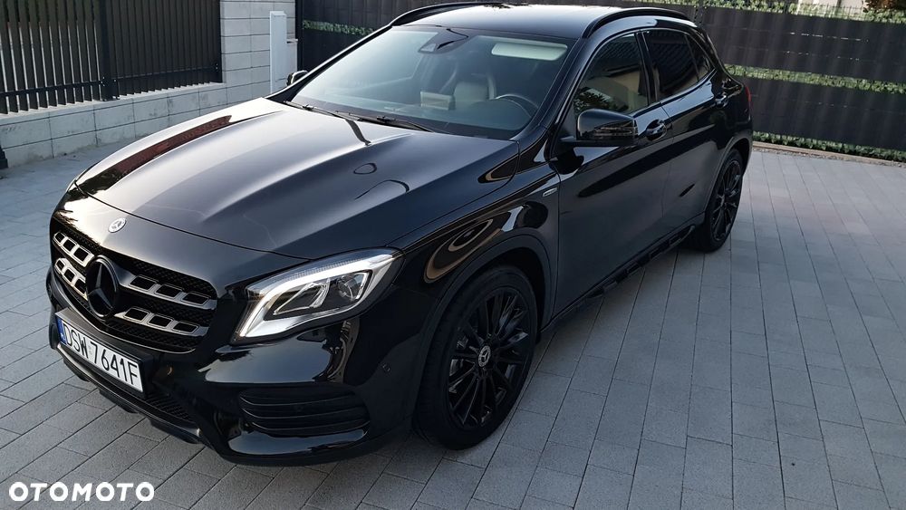 Mercedes-Benz GLA 180 7G-DCT AMG Line - 35