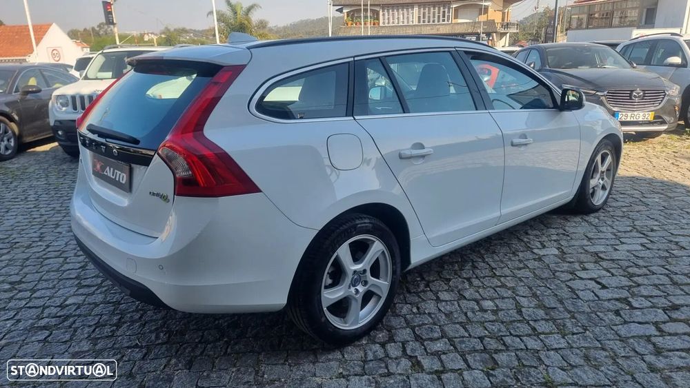 Volvo V60 1.6 D2 Momentum Eco - 4