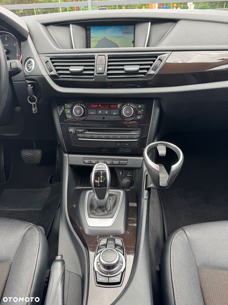 BMW X1 xDrive18d xLine - 13