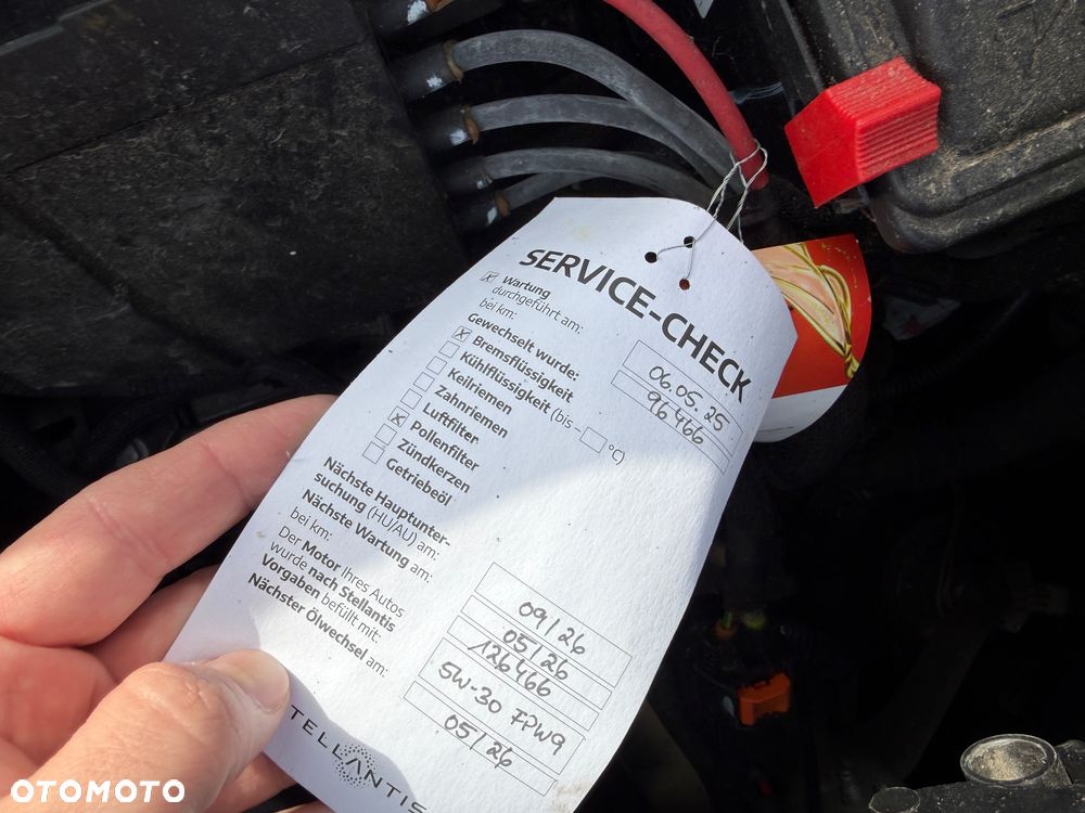 Peugeot 5008 BlueHDi 130 EAT8 Allure Pack - 32