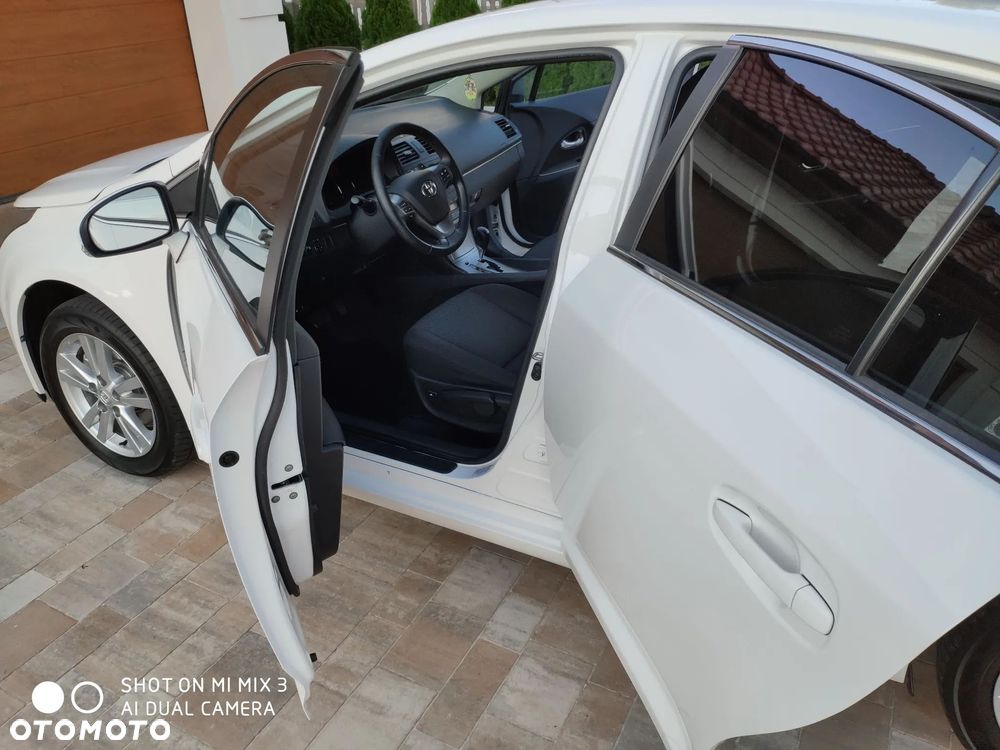 Toyota Avensis 2.0 Prestige EU5 MS - 17