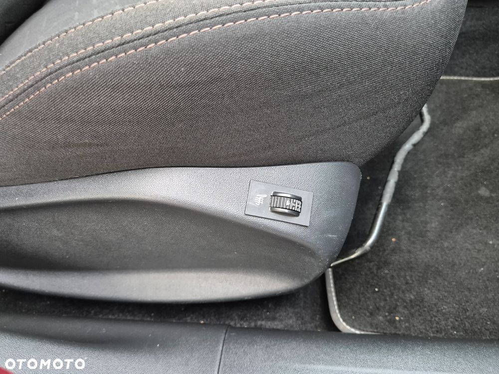 Peugeot 2008 1.6 e-HDi Allure S&S - 16