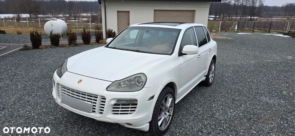 Porsche Cayenne - 2