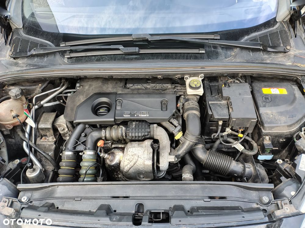 Peugeot 308 1.6 e-HDi Active S&S - 9