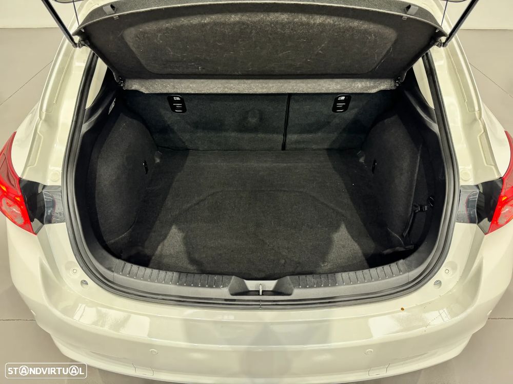 Mazda 3 1.5 Sky-G Evolve HS - 25