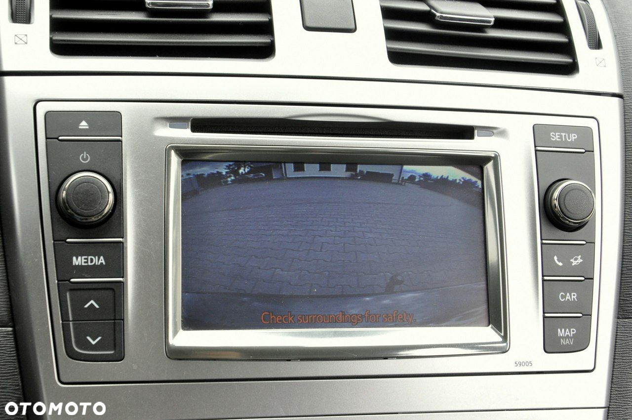 Toyota Avensis 1.8 Sol - 14