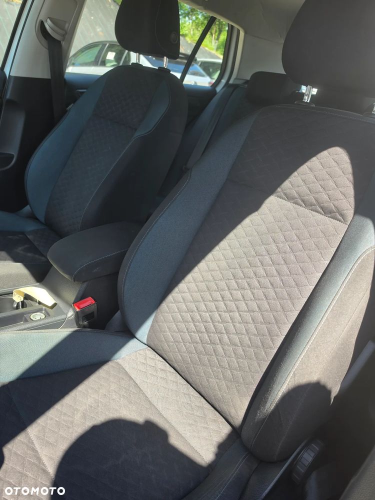 Volkswagen Golf 1.6 TDI SCR IQ.DRIVE - 25